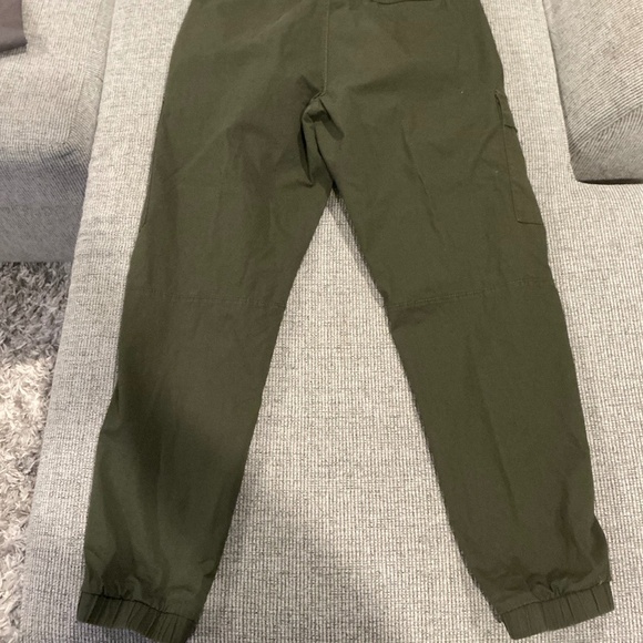 2 pair of men’s cargo joggers (1 grey &1 olive green) - Picture 3 of 5